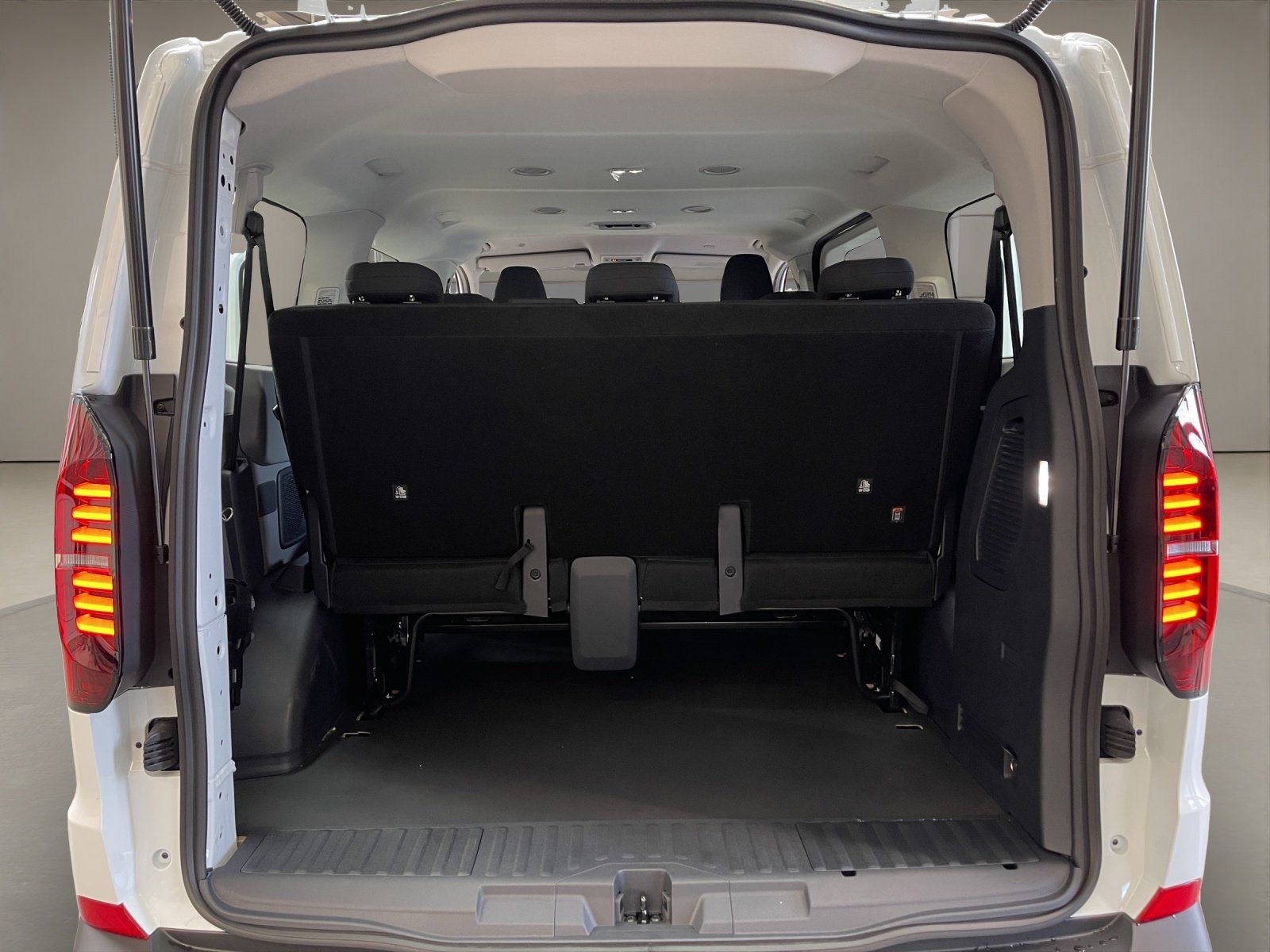 Volkswagen T7 Kombi - Bild 17