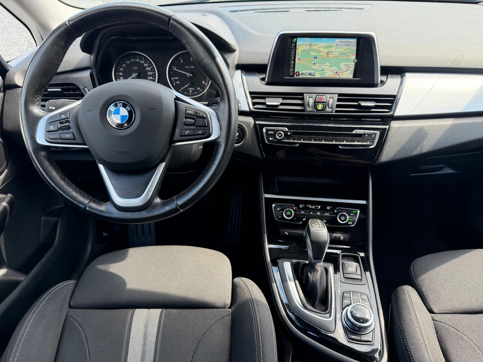 BMW 218 218d Active Tourer  LED/NAVI/TEMPO – Foto 15