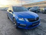 Skoda Octavia Combi RS 4x4 Digital Standheizung - Skoda Octavia mit Diesel-Antrieb: Standheizung, Kombi