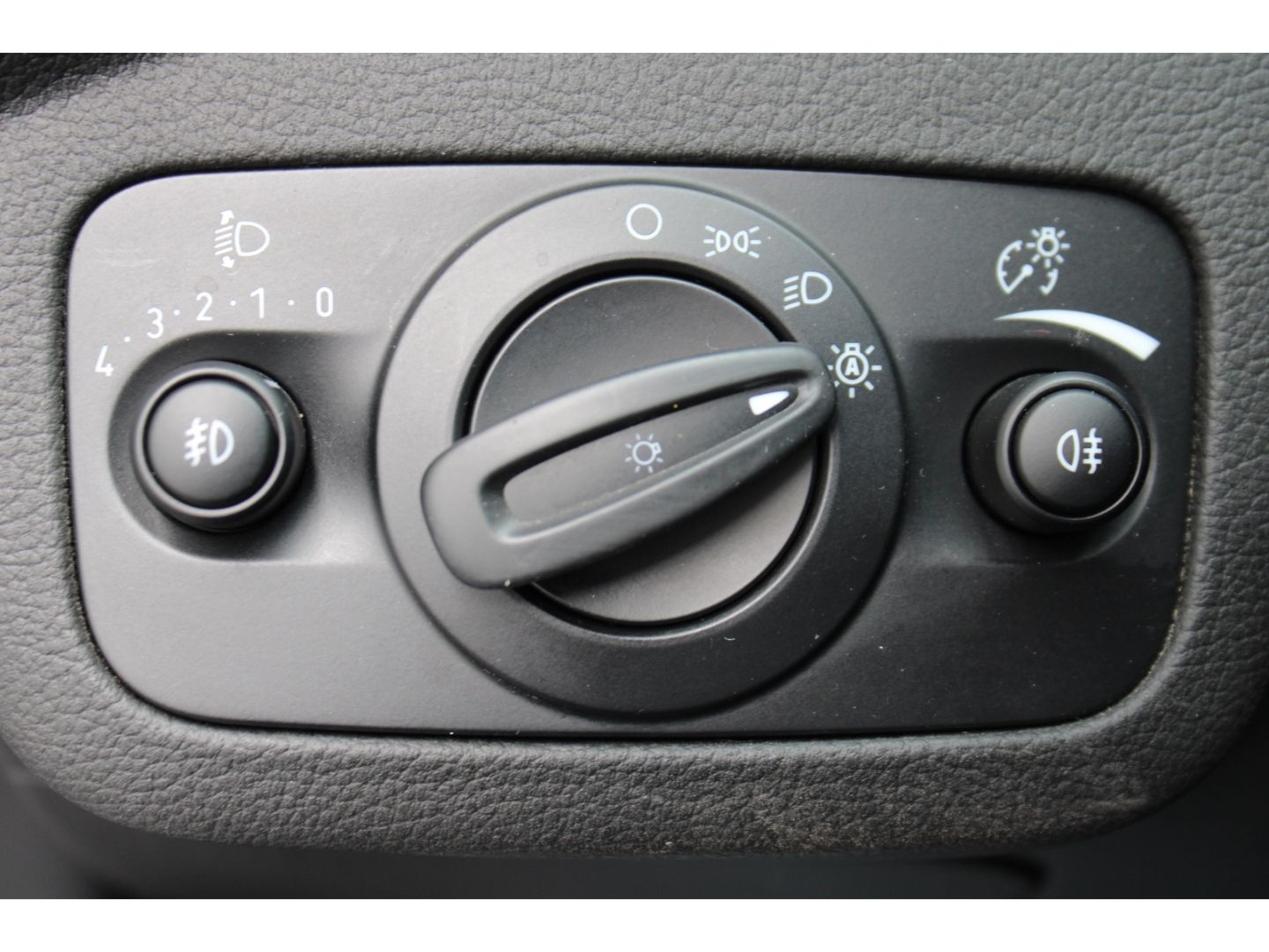 FORD Kuga 1.5 1,5 EcoBoost 2x4 Titanium Navi AHK WiPa - Image 14