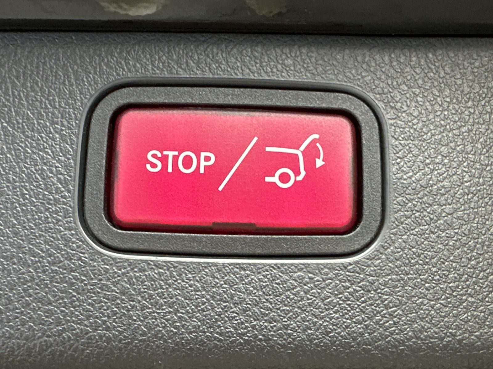 Fahrzeugabbildung Mercedes-Benz C 200d T Avantgarde NAV+LED+KAM+CARPLAY+VCOCK+PP