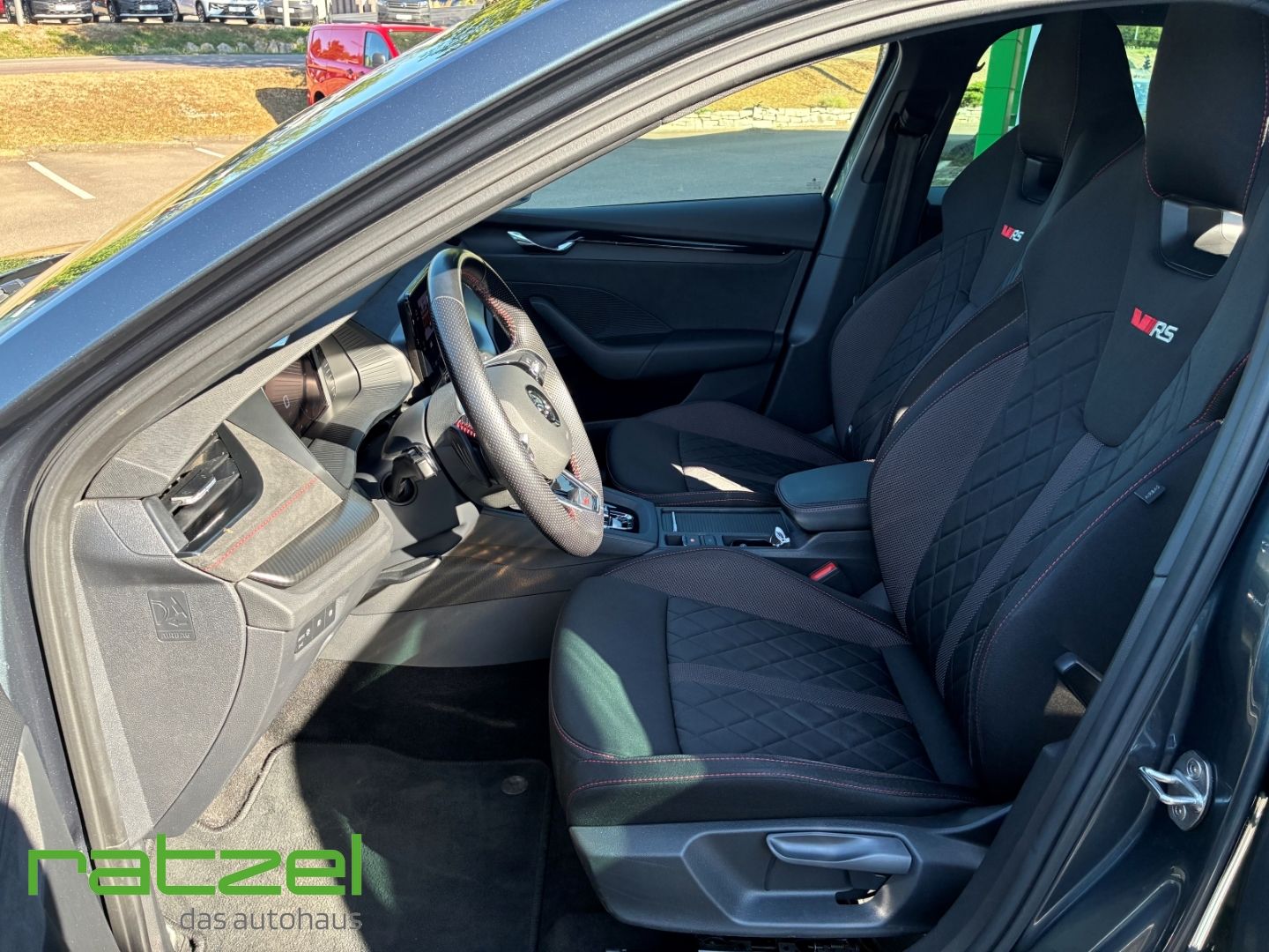 Fahrzeugabbildung SKODA Octavia 4x4 Combi RS TDI 2.0 HUD Navi LED
