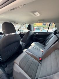 Volkswagen Golf - 8