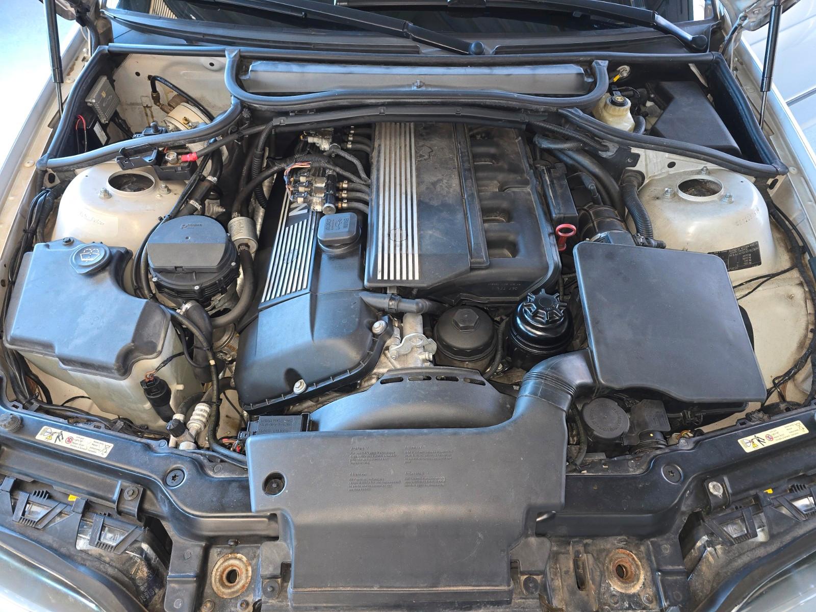 BMW 320 2004 — photo 12