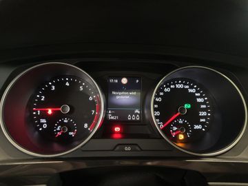 Volkswagen Tiguan - 12