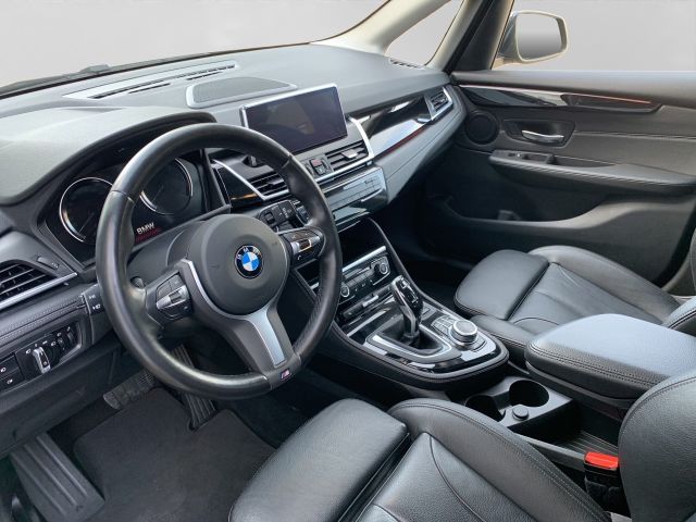 Fahrzeugabbildung BMW 220i Active Tourer Sport Line+LED+Navi+Leder+DAB