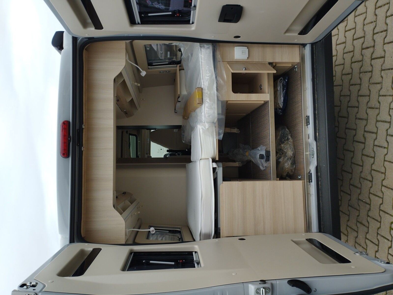 Fahrzeugabbildung Eura Mobil Van V 635 EB Automatik, Markise, Mondial Plus