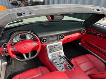 صورة 8 لـ 2012 Mercedes-BENZ SLS AMG