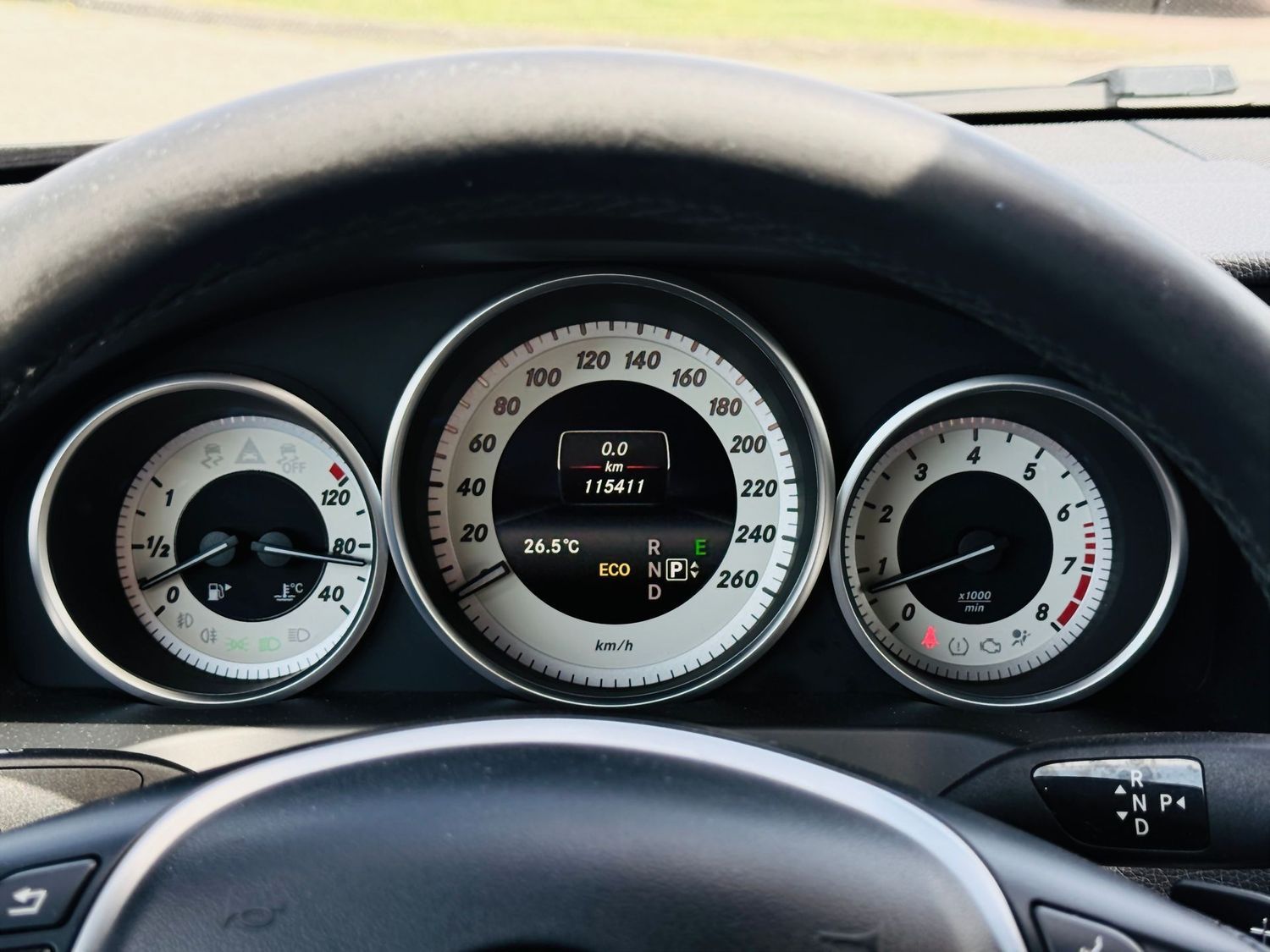 Fahrzeugabbildung Mercedes-Benz E 200 CABRIO SPORTPAKET - Autom., LED, Navi, PTS