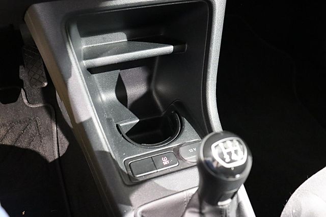 Up! MOVE 1.0 L 65 PS USB ZV FREISP. Winterräder
