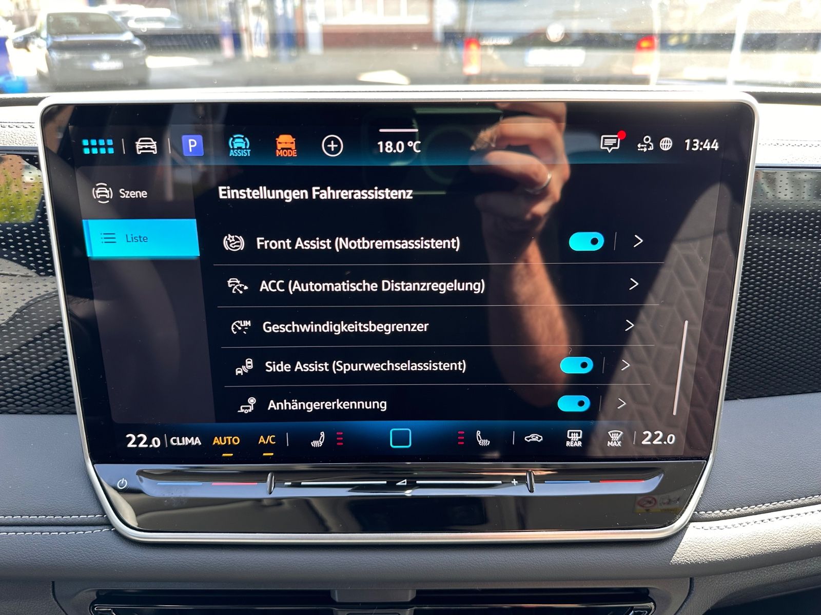 Fahrzeugabbildung Volkswagen Tiguan 1.5 eTSI Life DSG AHK/ACC/APP/LED+/360°