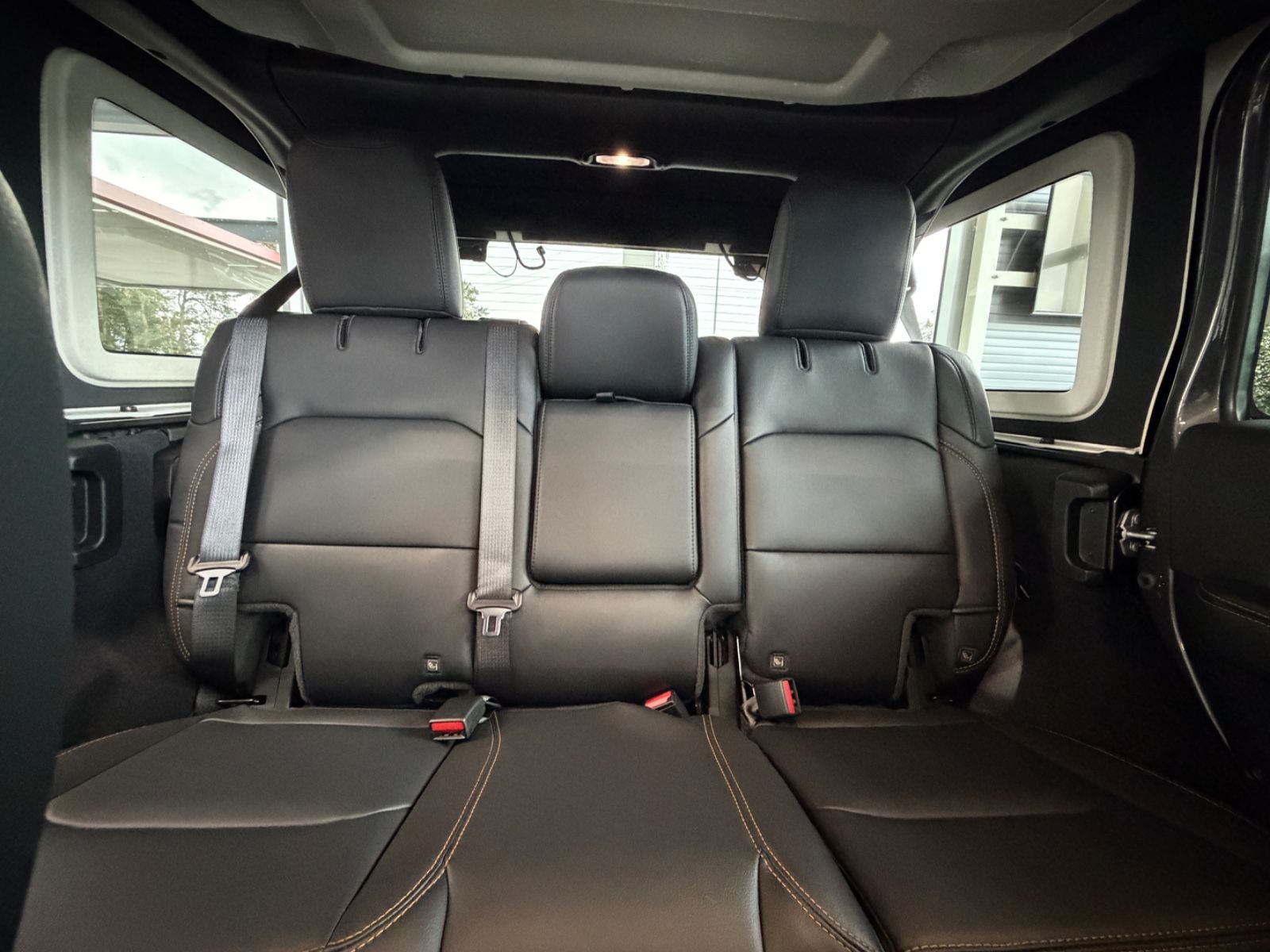 Fahrzeugabbildung Jeep 2.0 Wrangler Unlimited Sahara Leder Top