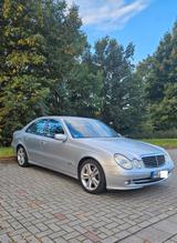 Mercedes-Benz 280 - Mercedes-Benz 280 mit Diesel-Antrieb