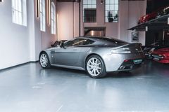 Fahrzeugabbildung Aston Martin V8 Vantage S *MWST. / 2. HAND / SCHECKHEFT*