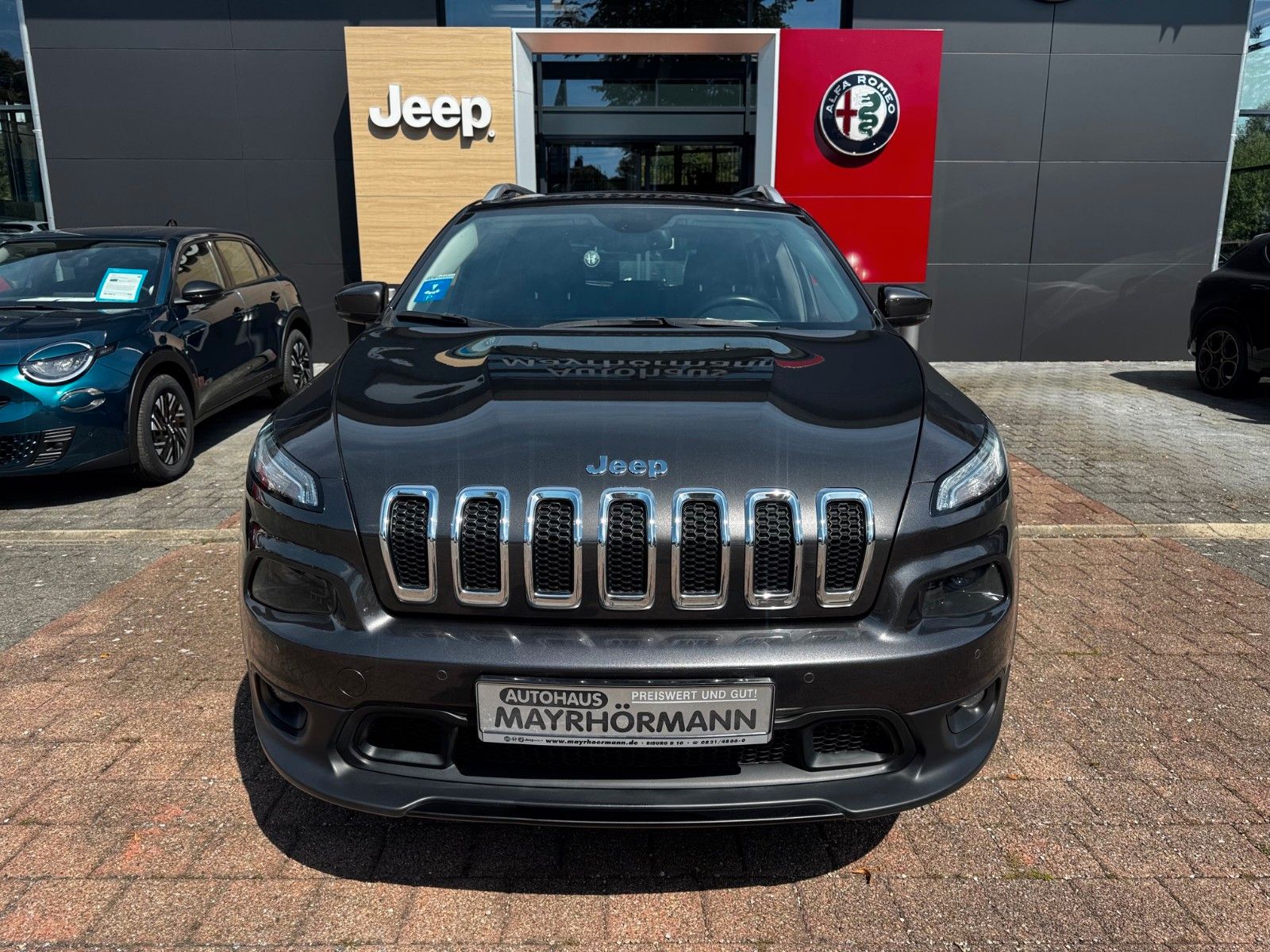Fahrzeugabbildung Jeep JEEP CHEROKEE LONGITUDE 2.0L 4WD ALLRAD