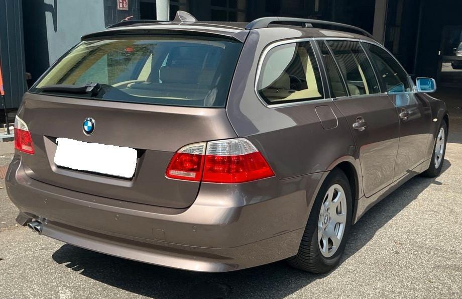 BMW 525 2006 — interior