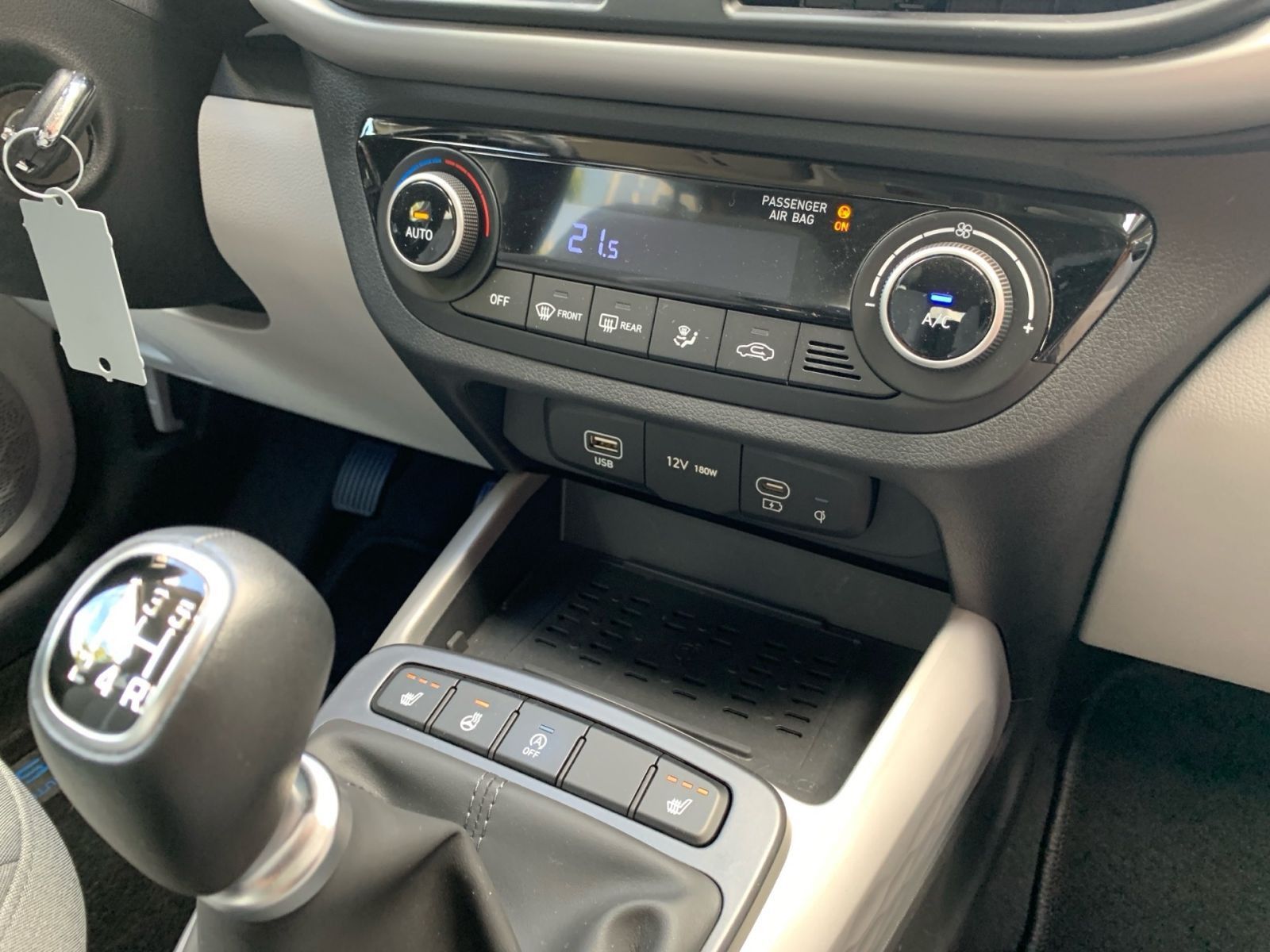 Fahrzeugabbildung Hyundai i10 1.2 Prime Navi Allwetter