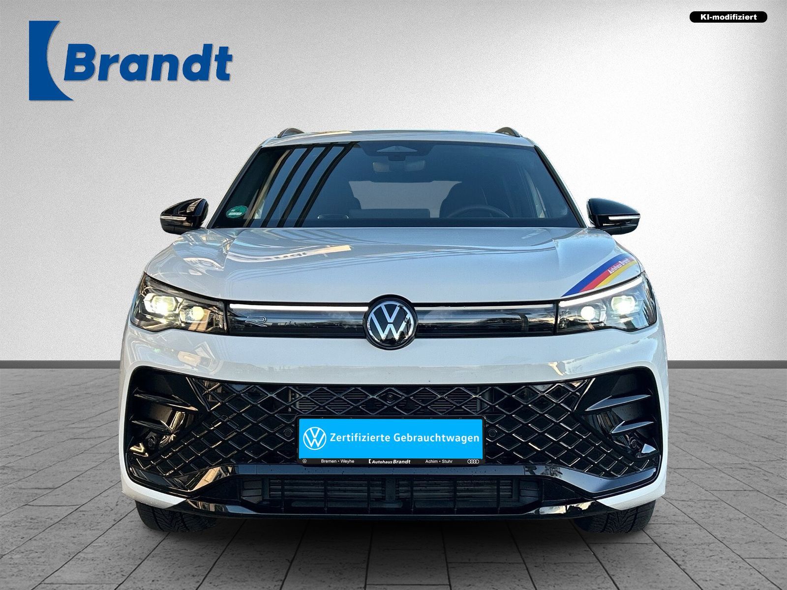 Volkswagen Tiguan 2.0 TSI R-LINE 4M DSG MATRIX HUD PANO AHK foto 4