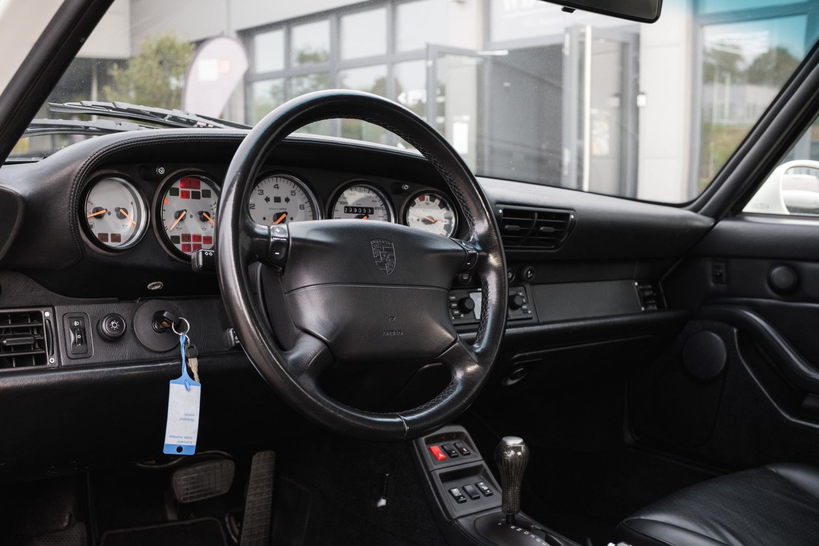 Fahrzeugabbildung Porsche 993/911 Carrera Coupé DAB-Tuner-Navigation