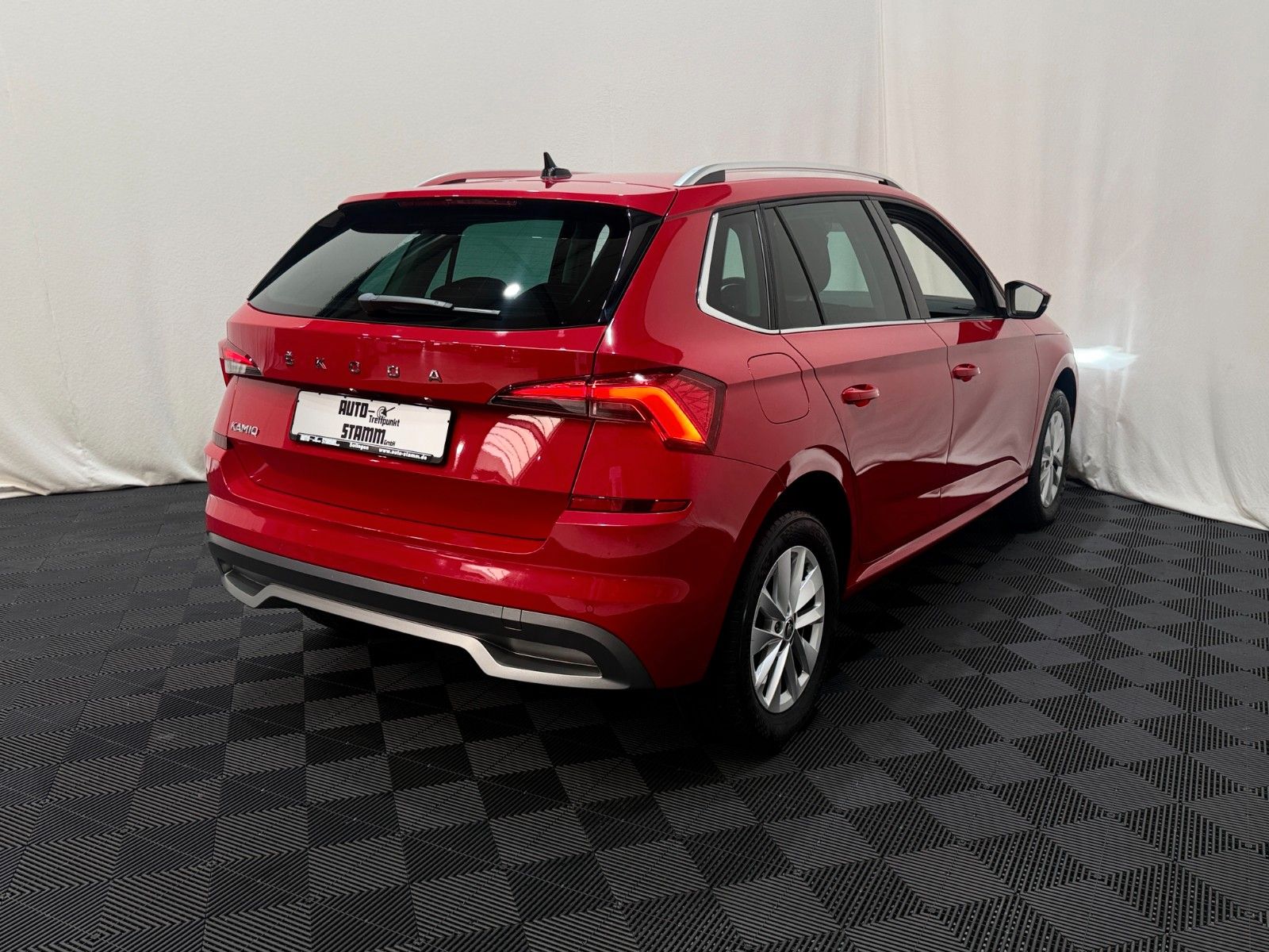 Fahrzeugabbildung SKODA Kamiq Ambition 1.0TSI / Android-Apple CarPlay