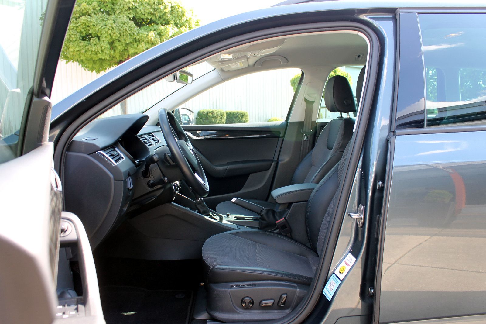Fahrzeugabbildung SKODA Octavia Combi 1.5TSI Style CANTON ACC SHZ KAM BT