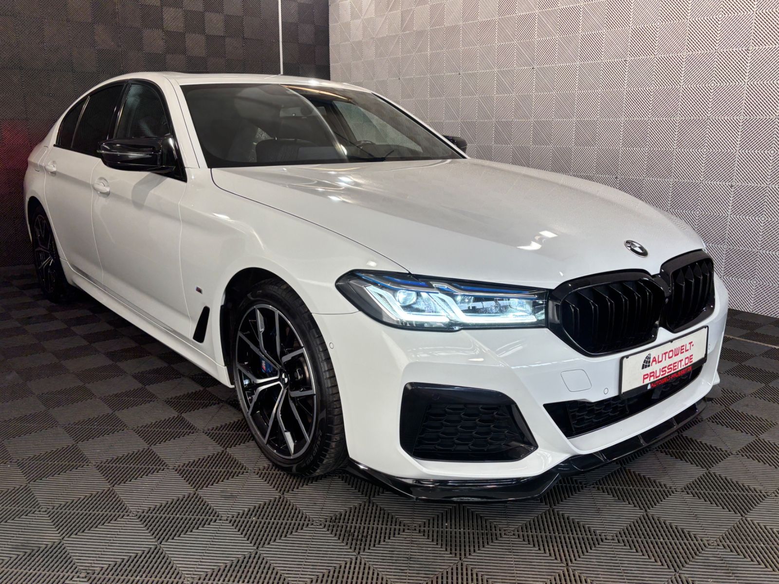 Gebrauchtwagen BMW 530e*M 530e*M SPORT*SHADOW-LASER-360-HUD-ACC-NAPPA-MEMO in Horb am Neckar