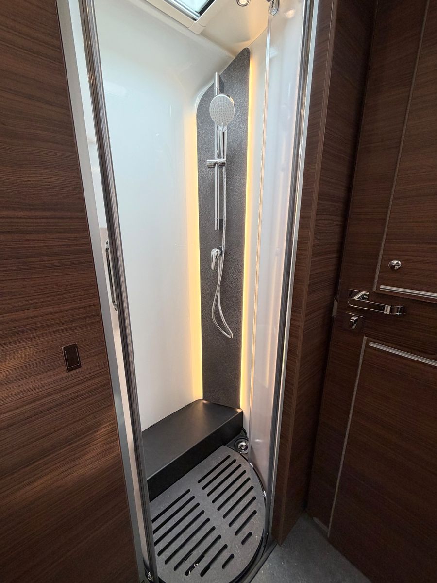 Fahrzeugabbildung Carthago chic c-line I 4.9 LE L Cortina Silverline