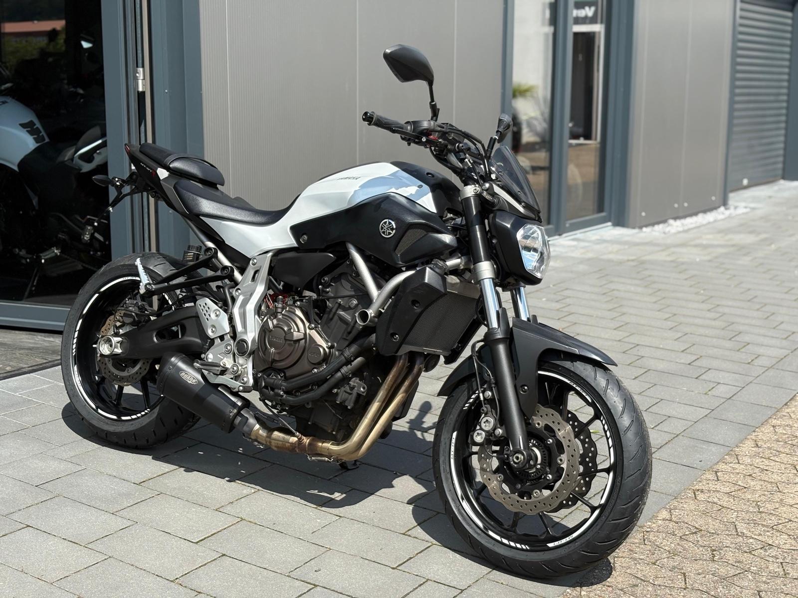 Yamaha MT-07 *Top Zustand*Top Zubehör*Reifen Service*