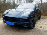 Porsche TURBO VOLL bis PDACH viele extras dabei - Porsche Cayenne mit Benzin-Antrieb: Blau