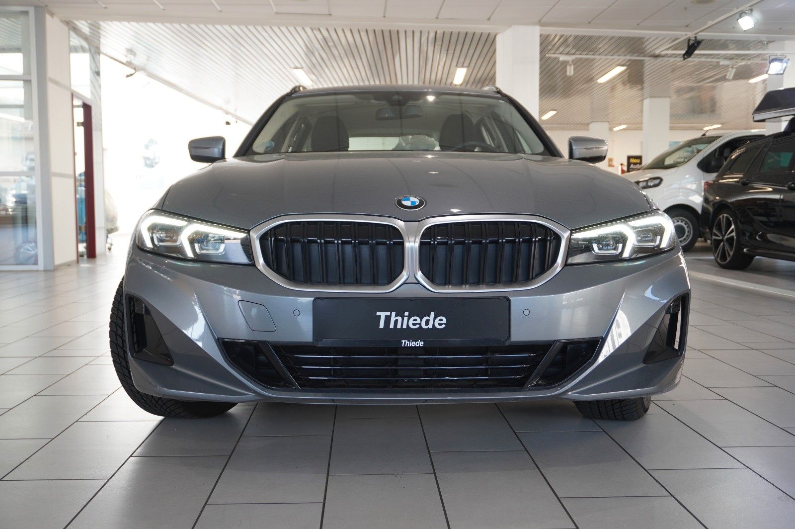 Fahrzeugabbildung BMW 320D TOURING X-DRIVE NAVI/LED/VIRTU./SHZ/DAB+
