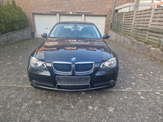 BMW 318 Baureihe 3 Lim. 318i automatic tüv neu