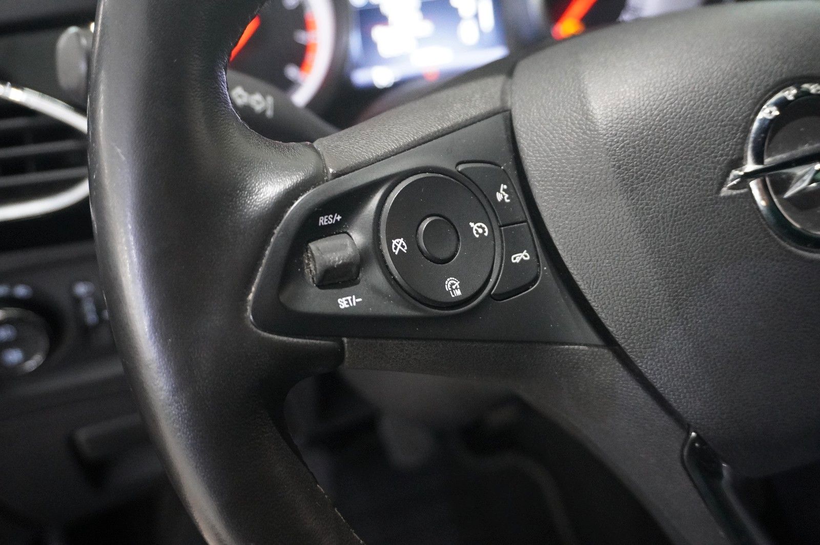 Fahrzeugabbildung Opel Astra K ST 1.4T DYNAMIC NAVI/LED/KAMERA/SPORT/SH