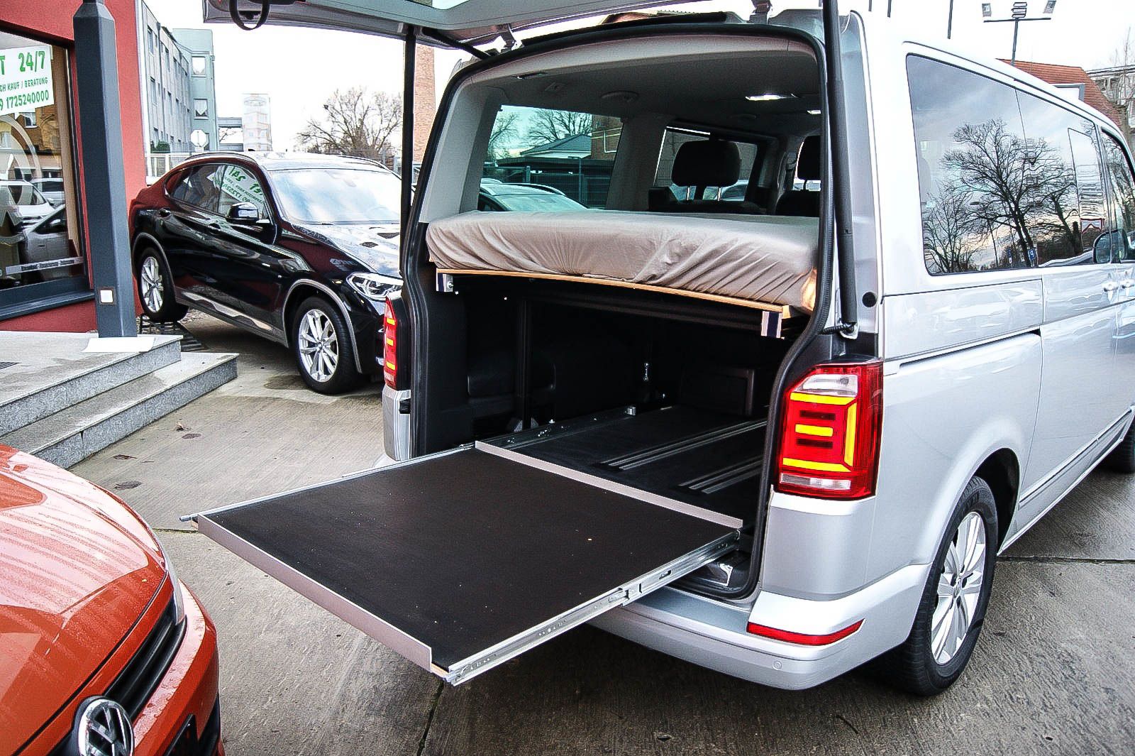 Fahrzeugabbildung Volkswagen T6 Multivan 20TDI DSG Highline 6-Sitze STHZ BETT