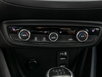 Opel Crossland 1.2 Edition Navi Spurhalteassistent