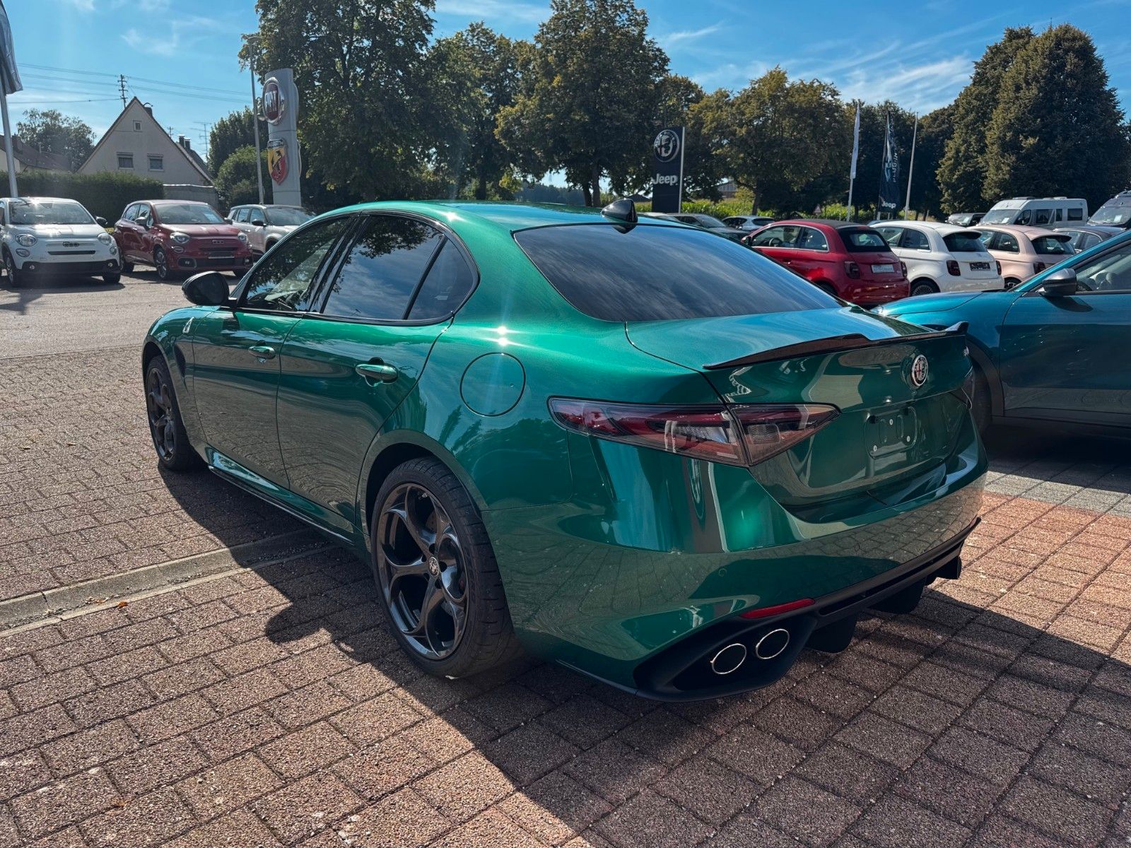 Fahrzeugabbildung Alfa Romeo Giulia Quadrifoglio 520 PS MATRIX NAVI SITZHZG.
