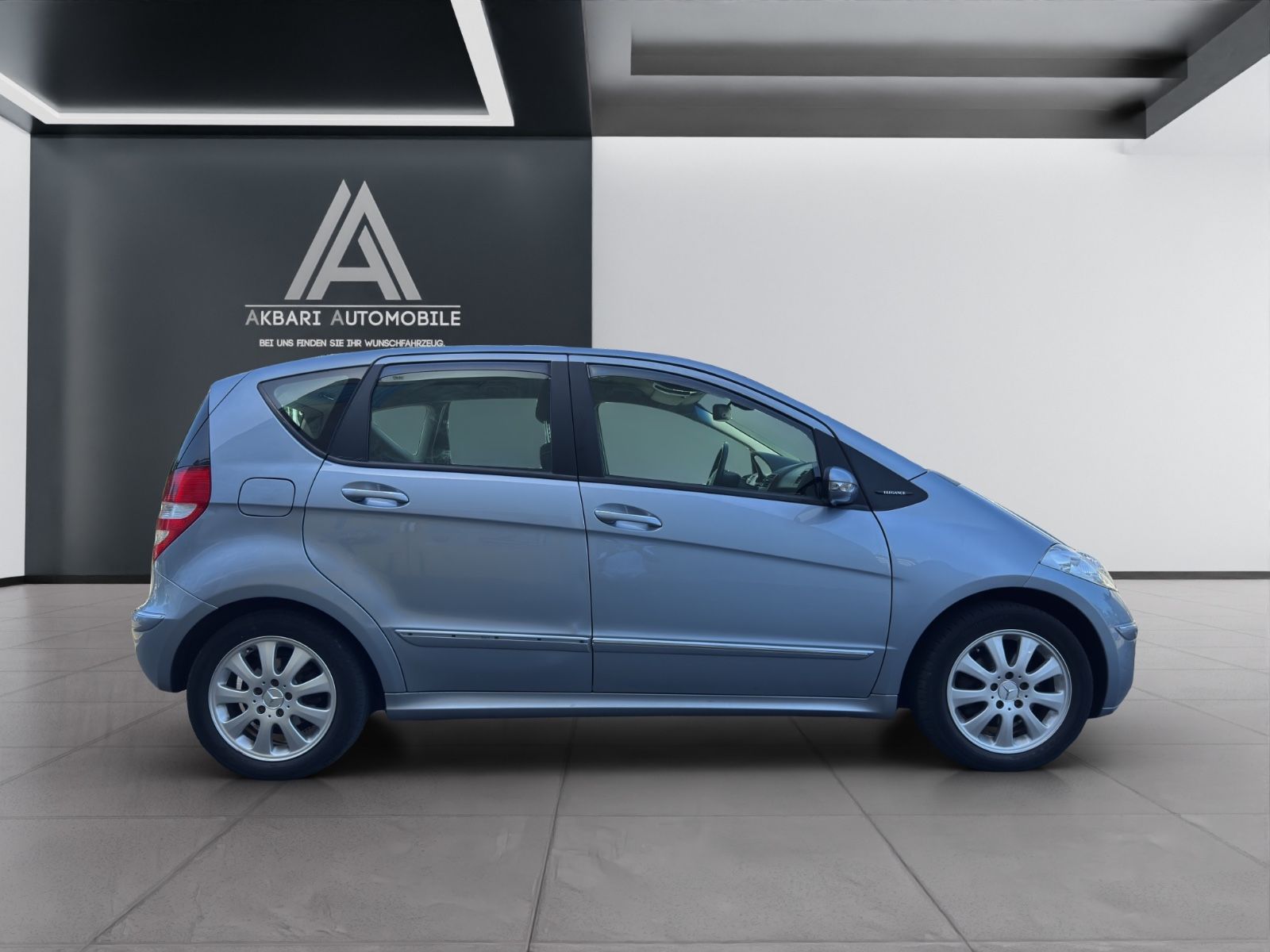 Fahrzeugabbildung Mercedes-Benz A 200*Klima*Sitzheiz*Bi-Xenon*Einparkhilfe*