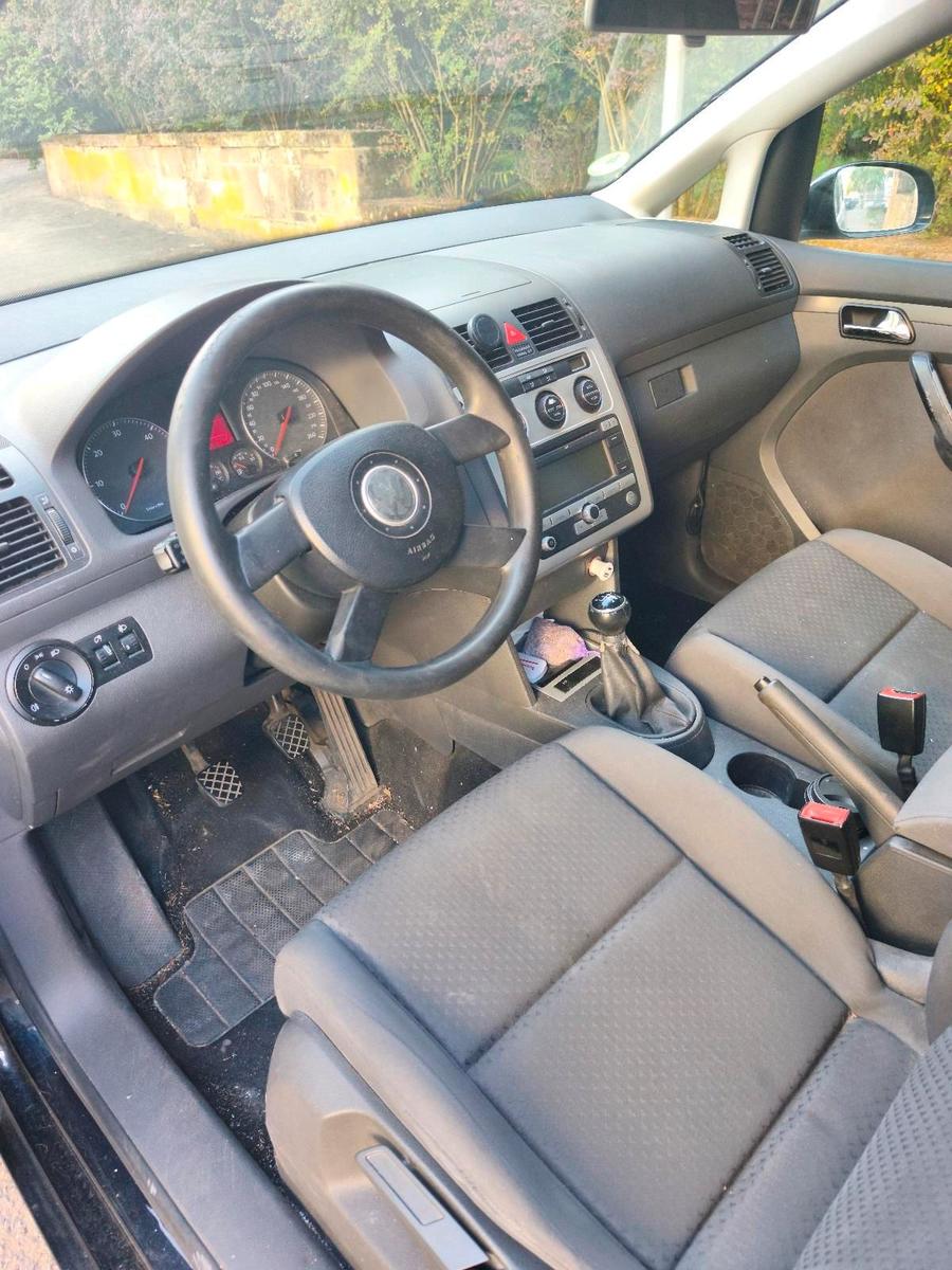 Volkswagen Touran 2006 — interior