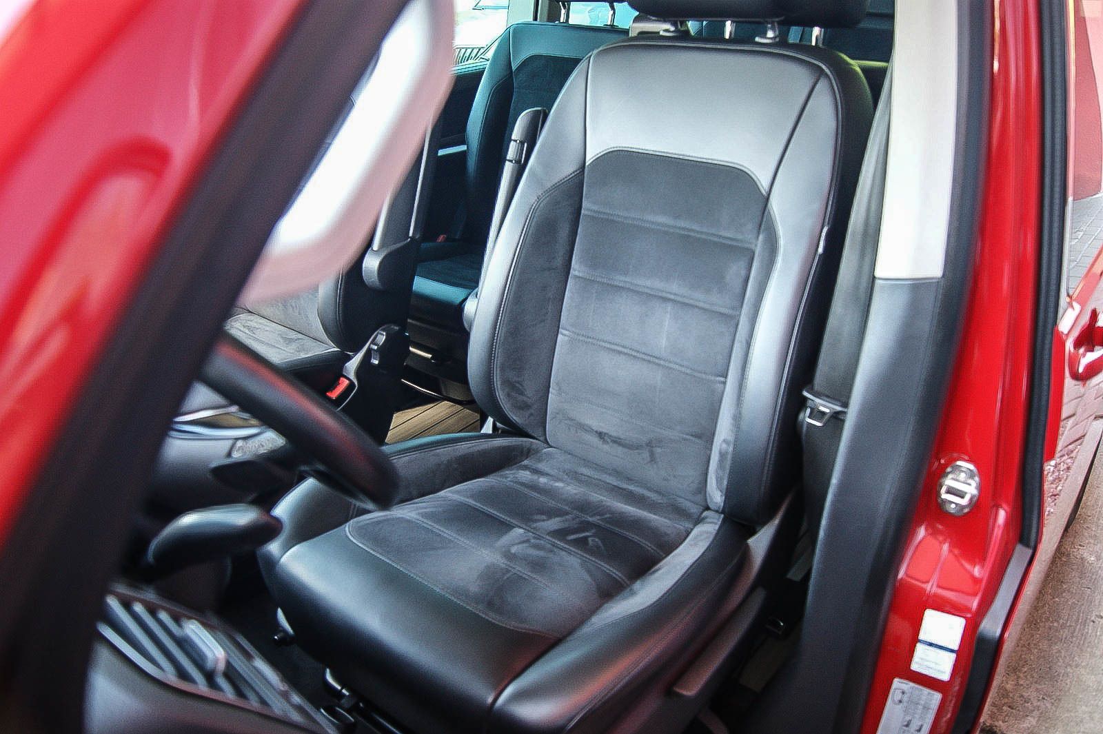 Fahrzeugabbildung Volkswagen T6 Multivan 20TDI Generation Six LED NAVI 1.HAND