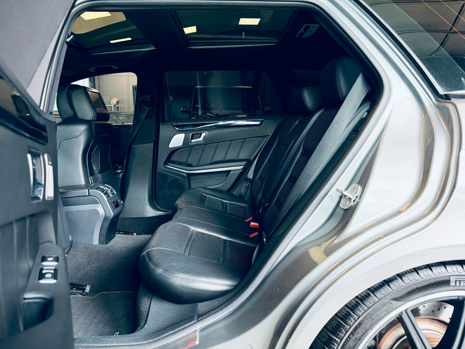 MERCEDES-BENZ E 63 T AMG V8 5.5 557ch 4MATIC BVA Toit pano Caméra 360 TV Sièges chauffants cuir Historique présent