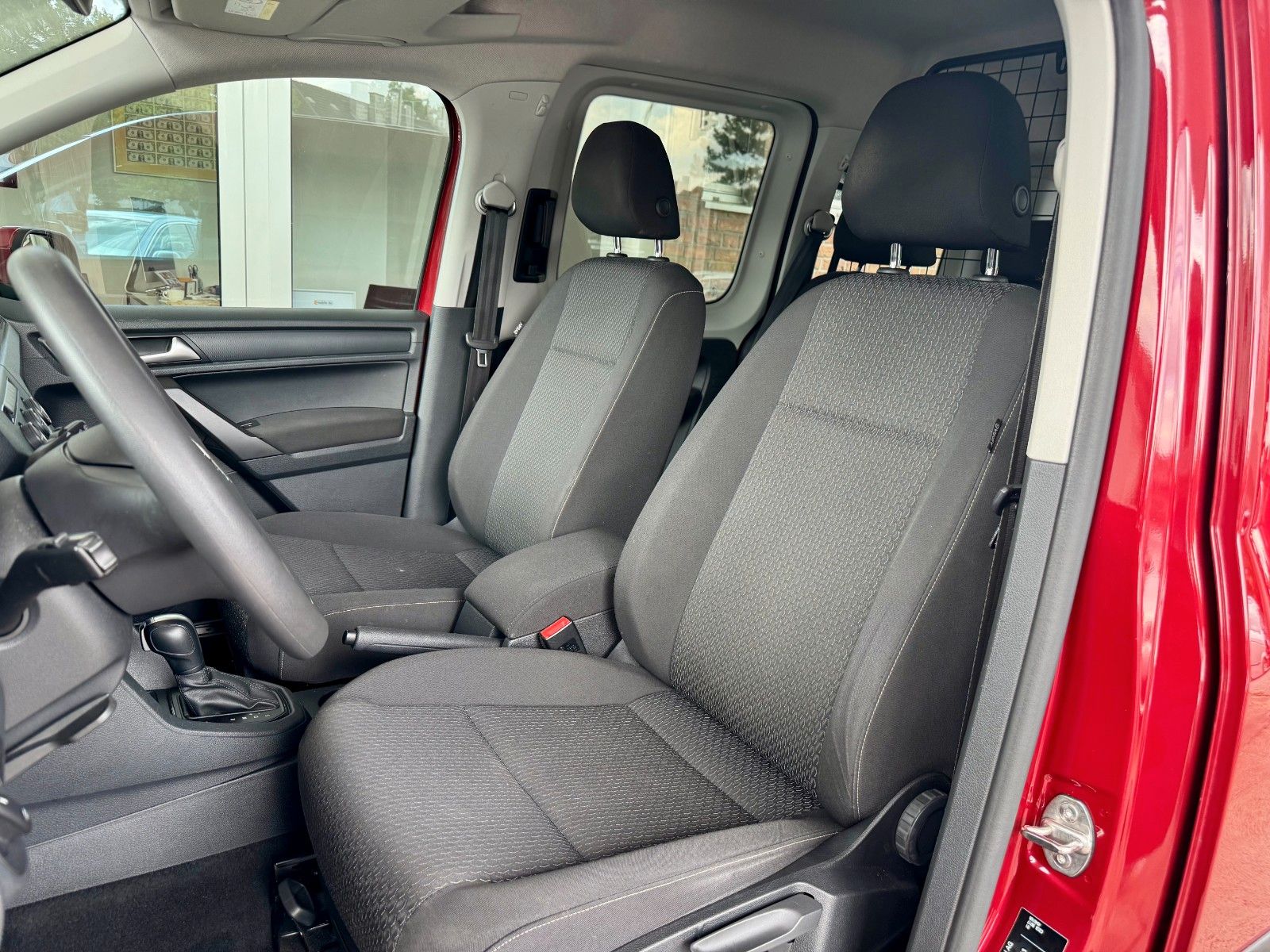 Fahrzeugabbildung Volkswagen Caddy Navi/Bluetooth/PDC/Klimaaut./Alufelgen