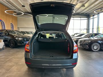 Skoda Octavia Combi *PANO*ACC*NAVI*LED*2-ZONEN*