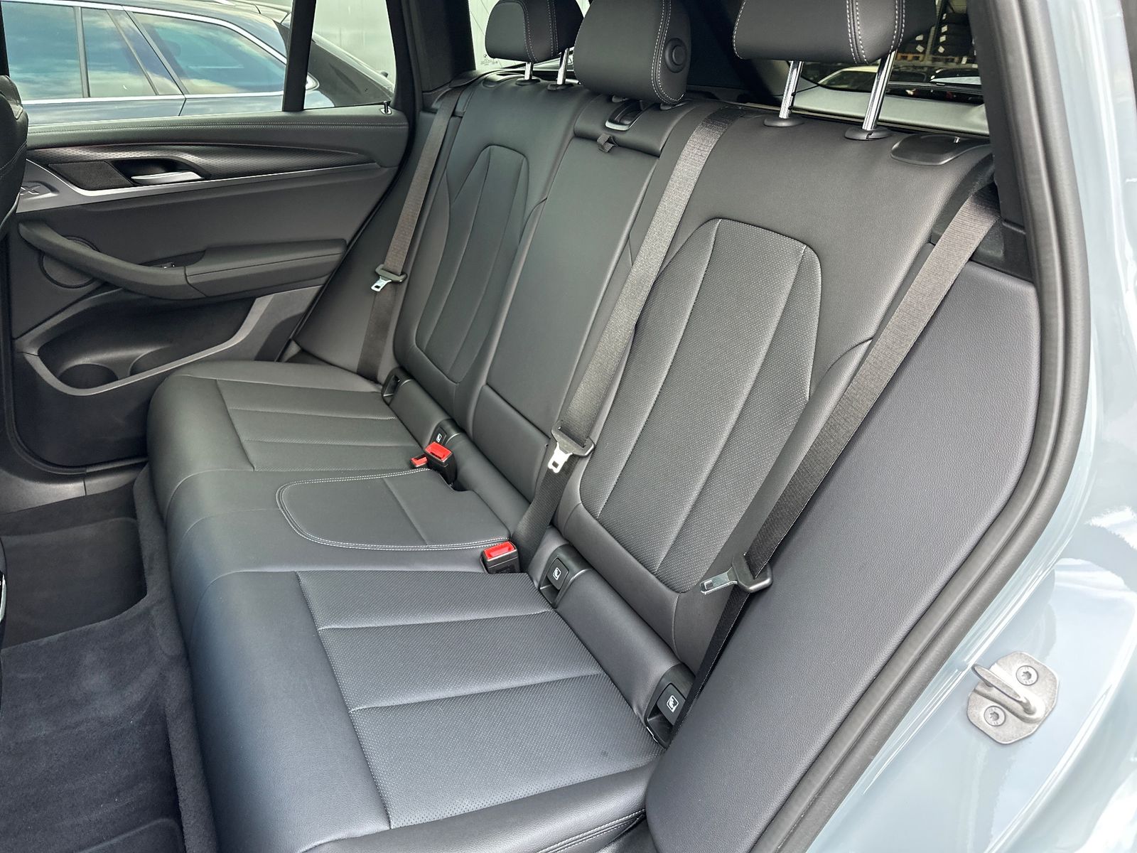 Fahrzeugabbildung BMW X3 xDrive30d M-Sport NAV+LED+AHK+STHZG+HUD+21ZO