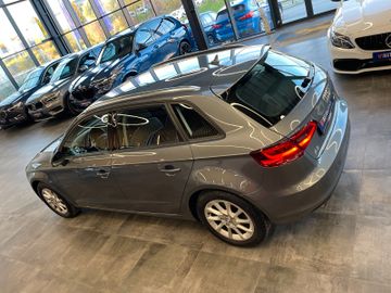Audi A3 Sportback attraction ultra*2. Hand*Navi*Xenon