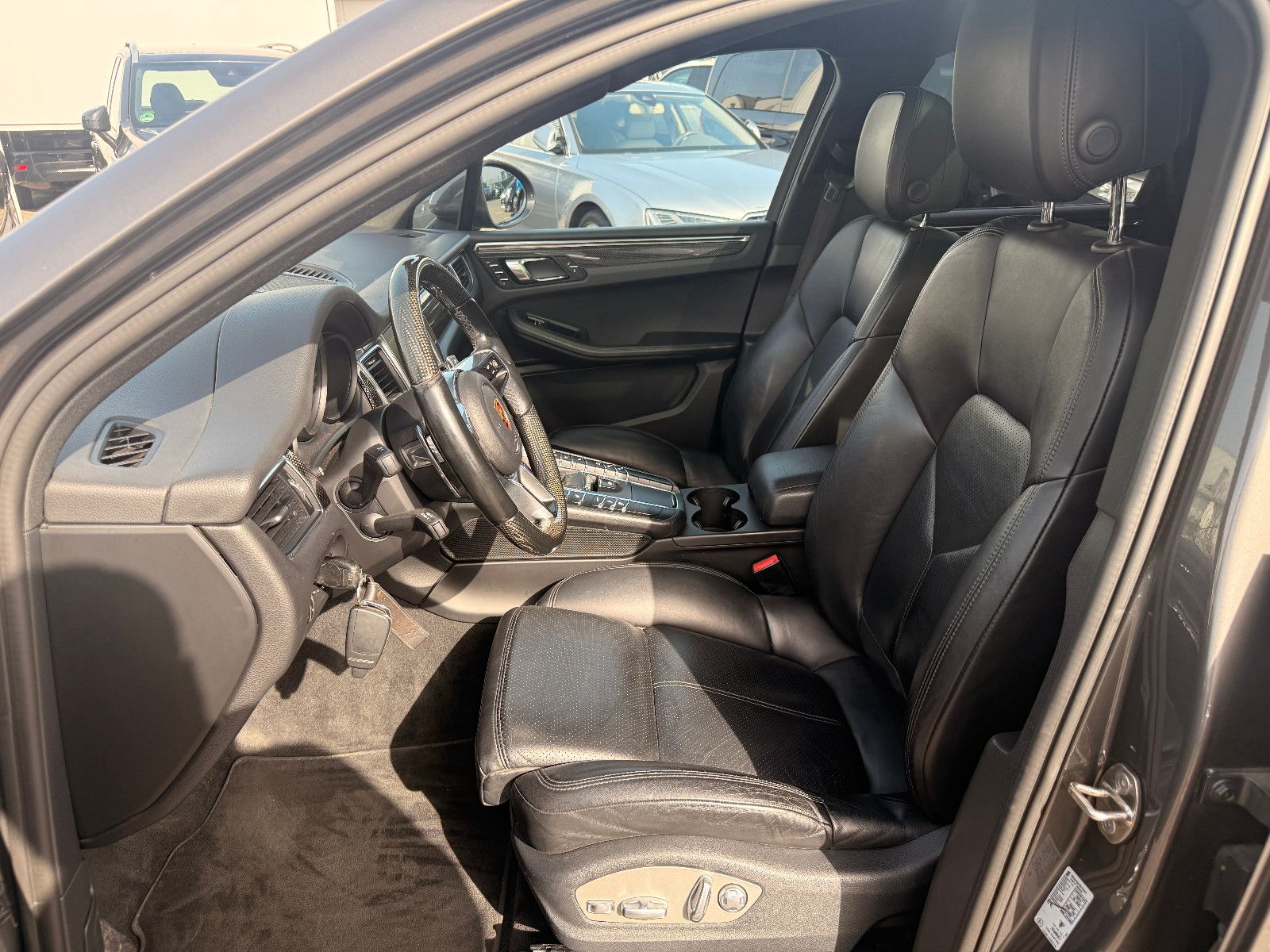Fahrzeugabbildung Porsche Macan S Diesel/PANO/360°/MEMORY/SOUND/SHZ