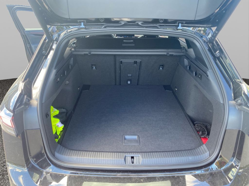 Fahrzeugabbildung Volkswagen ID.7 Tourer 4Motion GTX AHZV DCC Voll