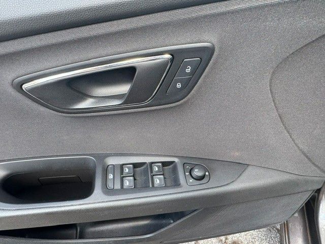 Fahrzeugabbildung SEAT Leon ST Style NAVI PDC MFL