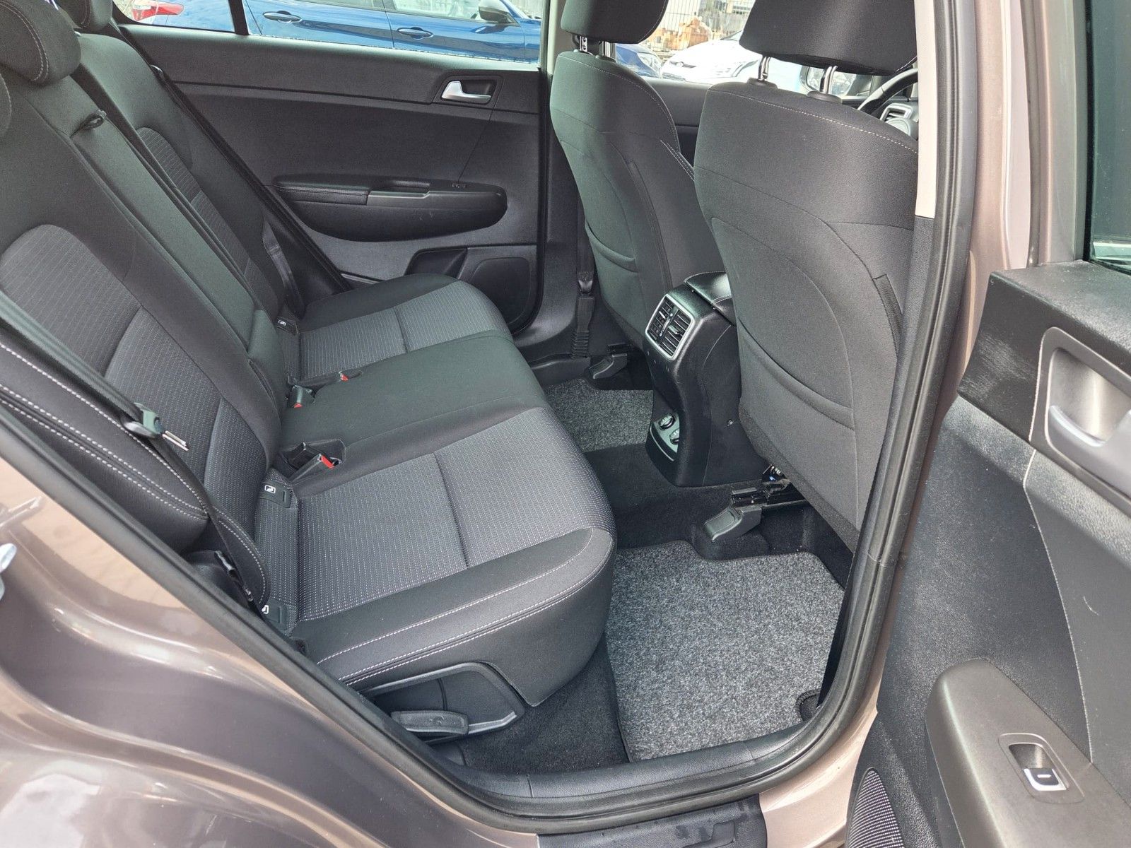 Kia Sportage Vision 2WD 1.6 CDRI /KLIMA/TEMPOMAT foto 16