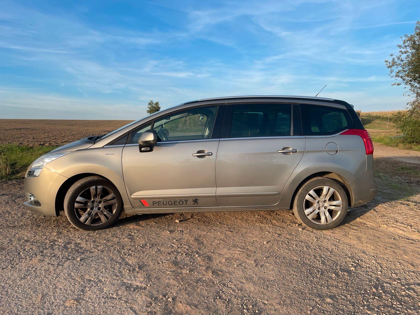 Peugeot 5008