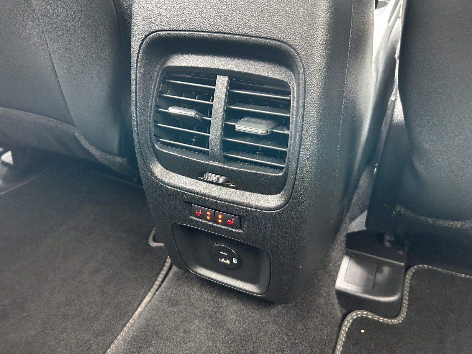 Fahrzeugabbildung Ford Kuga 2.5 Duratec Plug-in-Hybrid Vignale/AHK/B&O/