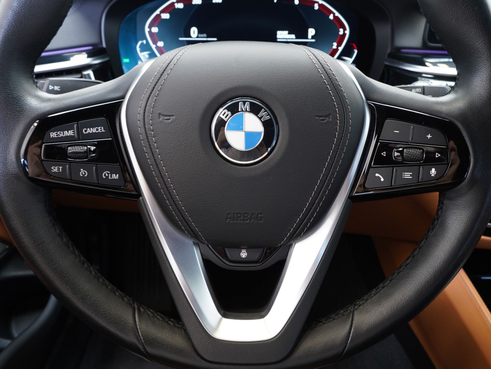 Fahrzeugabbildung BMW 520 i Touring  Luxury Line H&K/KAMERA/LM19"